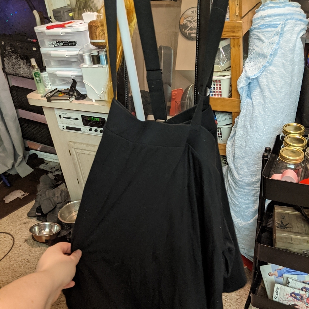 Hot topic suspender skirt